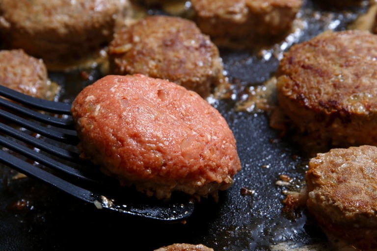 Delicious grilling and seasoning of Saga beef-Hamburger edition