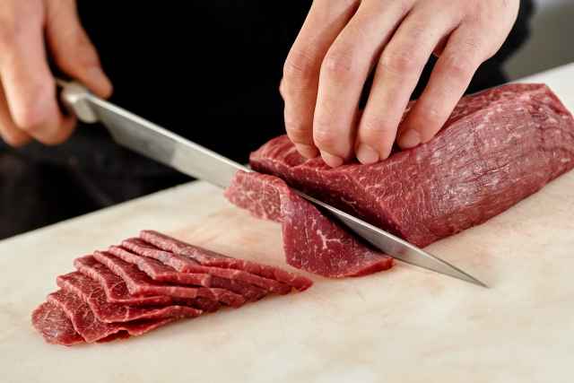 difference between thinly sliced ​​beef, cut off, and chopped beef